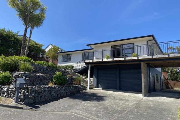 Photo of property in 34 Percy Dyett Drive, Karori, Wellington, 6012