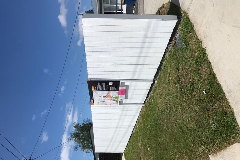 Photo of property in 20 Sylvan Crescent, Te Atatu South, Auckland, 0610