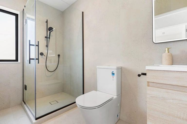 Photo of property in 21b County Road, Torbay, Auckland, 0630