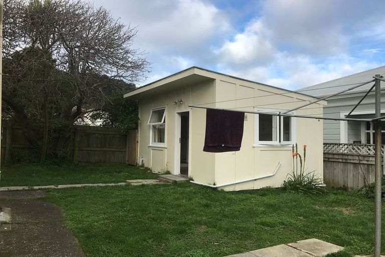 Photo of property in 4 Levy Street, Mount Victoria, Wellington, 6011