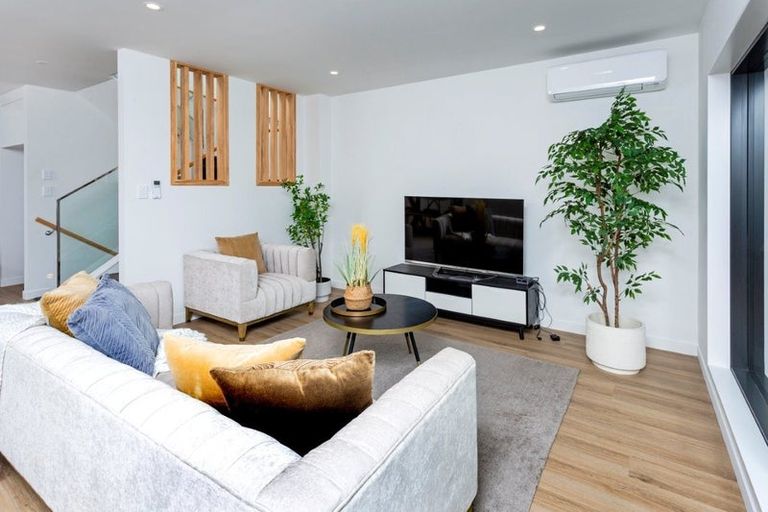 Photo of property in 2 Irwin Lane, Windsor Park, 0632