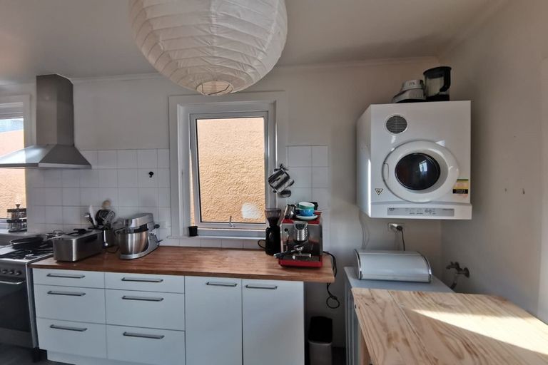 Photo of property in 6 Barton Terrace, Thorndon, Wellington, 6011