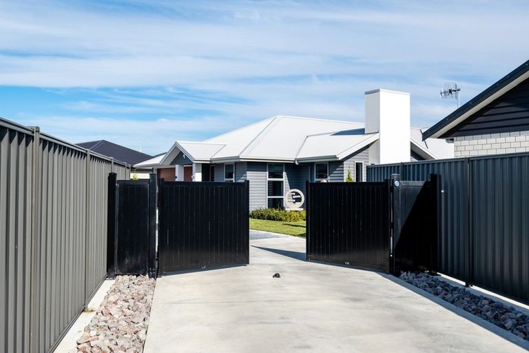 Photo of property in 11 Benmore Place, Poraiti, Napier, 4112