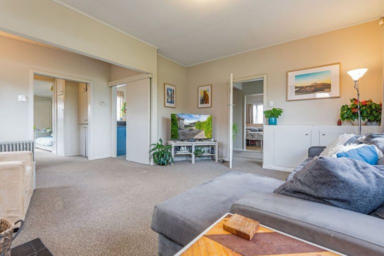 Photo of property in 8 Graham Place, West End, Palmerston North, 4410