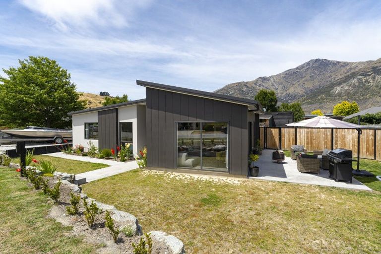 Photo of property in 8 Erskine Street, Lake Hayes, Queenstown, 9304