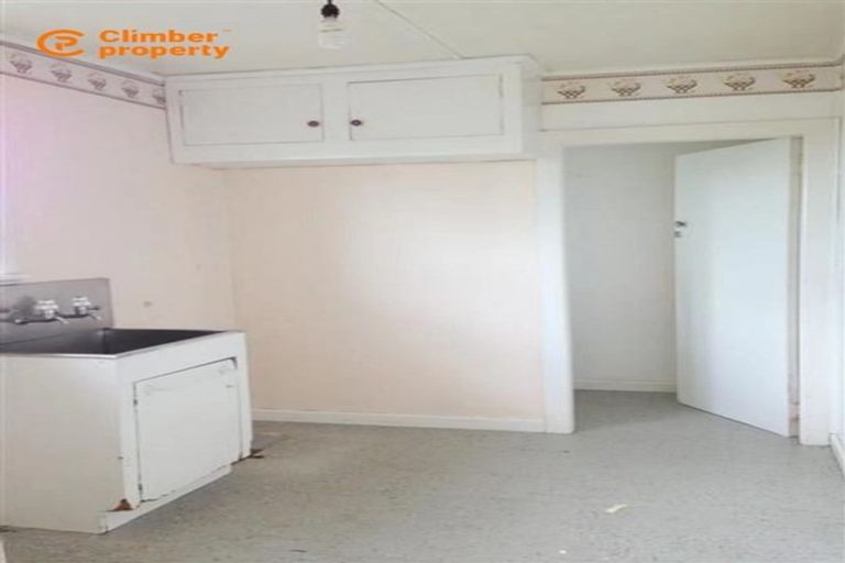 Photo of property in 8 Hugh Brown Drive, New Lynn, Auckland, 0600