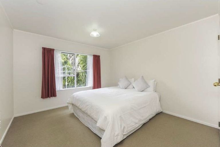 Photo of property in 2/1 Dunstall Place, Mangere Bridge, Auckland, 2022