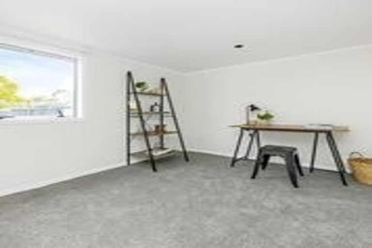 Photo of property in 14 Chantal Place, Red Hill, Papakura, 2110