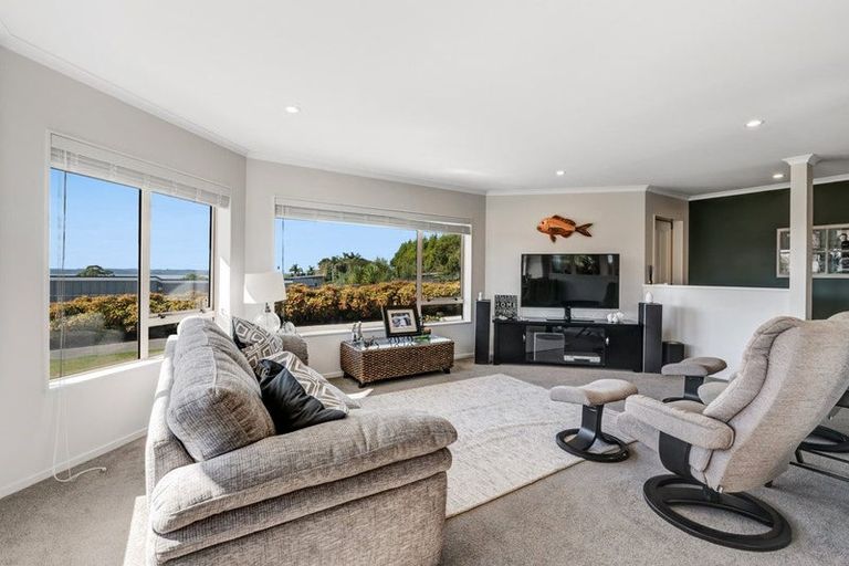 Photo of property in 7 Omana Avenue, Shelly Beach, Helensville, 0874