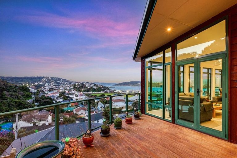 Photo of property in 72a Duncan Terrace, Kilbirnie, Wellington, 6022