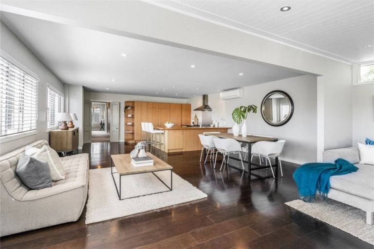 Photo of property in 173 Vauxhall Road, Narrow Neck, Auckland, 0624