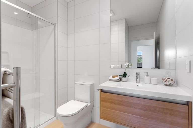 Photo of property in 2 Juniper Drive, Rosehill, Papakura, 2113