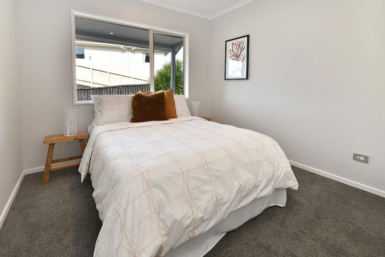 Photo of property in 7 Amberly Rise, Helensville, 0800