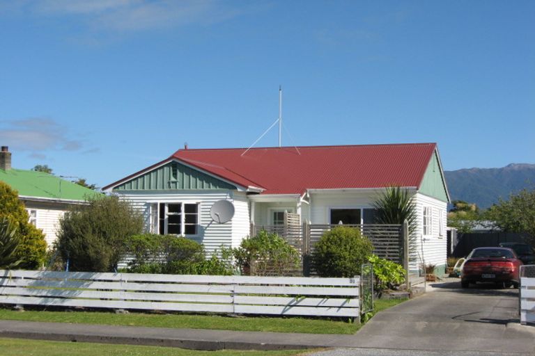 Photo of property in 54 Wakefield Street, Westport, 7825