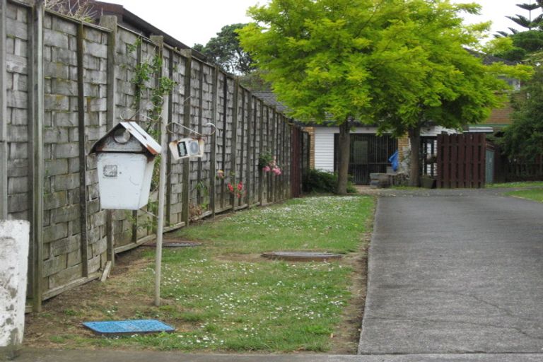 Photo of property in 10 Chipping Dale, Mangere Bridge, Auckland, 2022