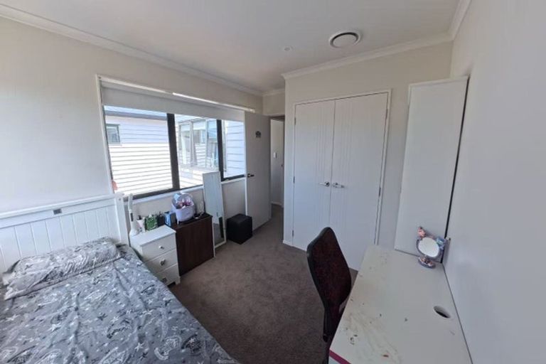 Photo of property in 11 Pihoihoi Place, Hobsonville, Auckland, 0616