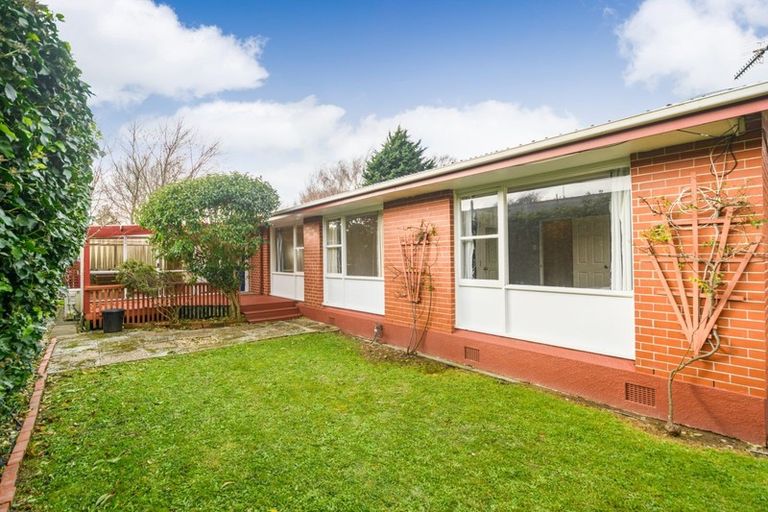 Photo of property in 22 Surrey Crescent, Hokowhitu, Palmerston North, 4410