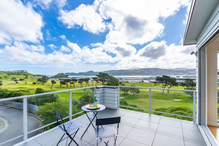 Photo of property in 16 Bunker Way, Strathmore Park, Wellington, 6022