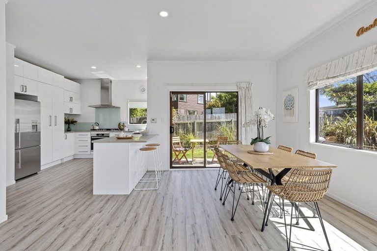 Photo of property in 72 Beacon Hill Road, Strathmore Park, Wellington, 6022