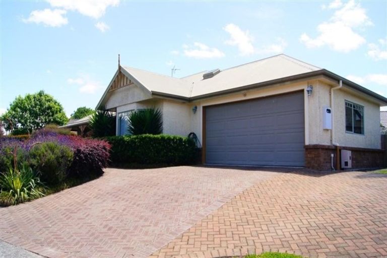 Photo of property in 1 Hampstead Way, Rototuna North, Hamilton, 3210