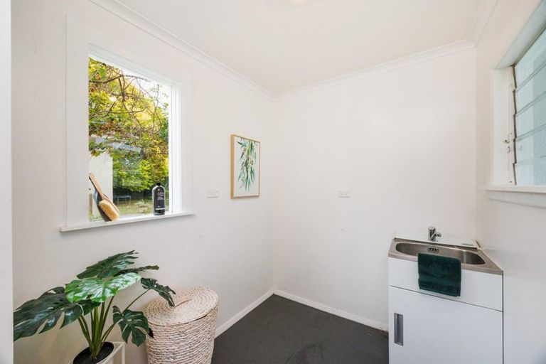 Photo of property in 8 Guy Avenue, Takaro, Palmerston North, 4410