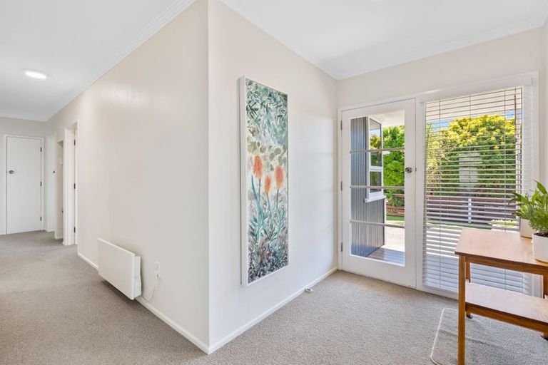 Photo of property in 46 Nevada Drive, Merrilands, New Plymouth, 4312