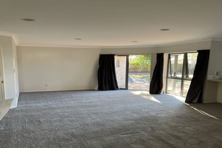 Photo of property in 15 Keswick Close, Northpark, Auckland, 2013