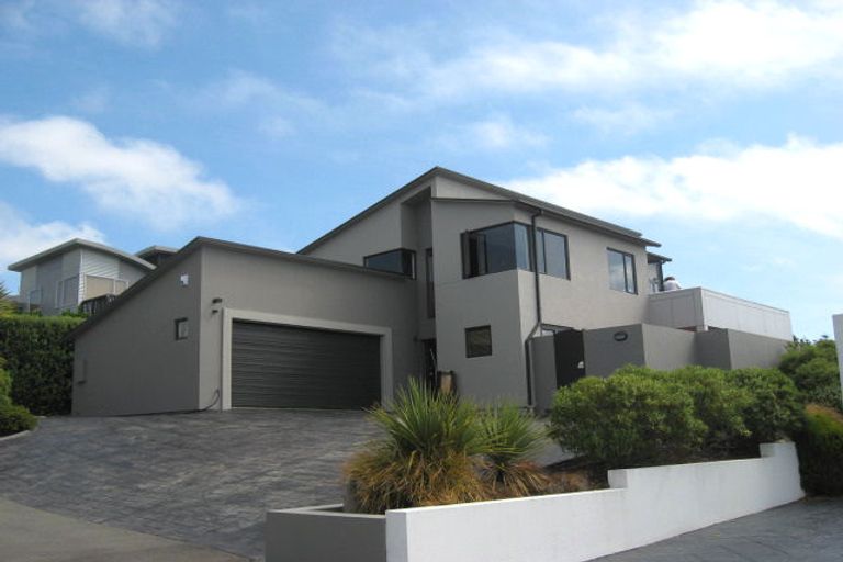 Photo of property in 6 Dunkeld Lane, Redcliffs, Christchurch, 8081