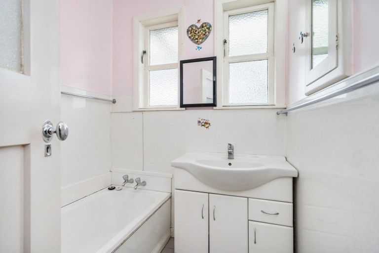 Photo of property in 2 Radcliffe Street, Kensington, Whangarei, 0112