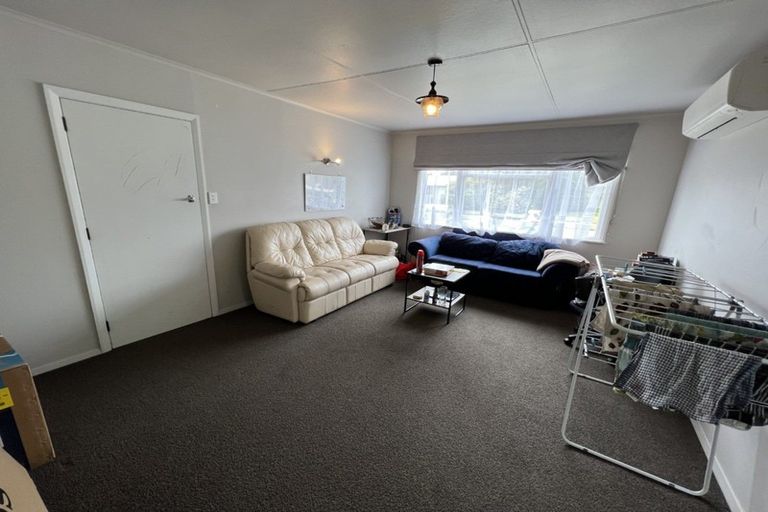 Photo of property in 4 Waterloo Crescent, Hokowhitu, Palmerston North, 4410