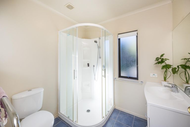Photo of property in 111 Ruapehu Drive, Fitzherbert, Palmerston North, 4410