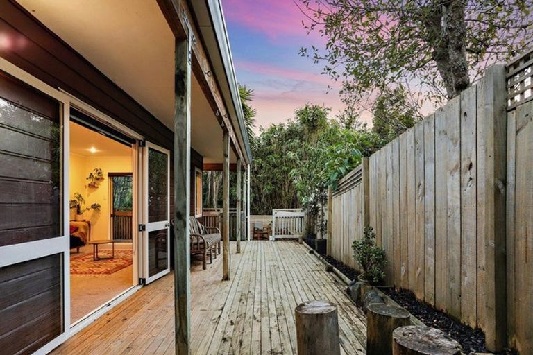 Photo of property in 21a Willerton Avenue, New Lynn, Auckland, 0600