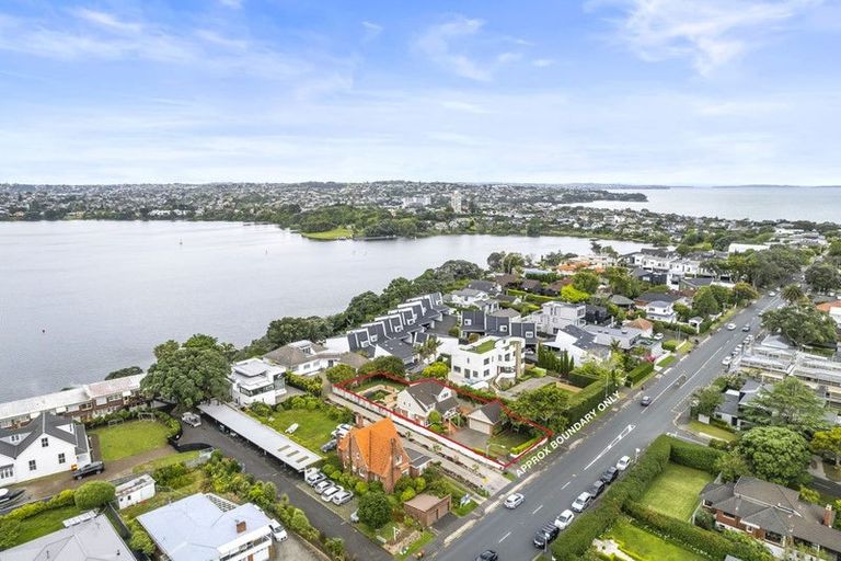 Photo of property in 206 Hurstmere Road, Takapuna, Auckland, 0622