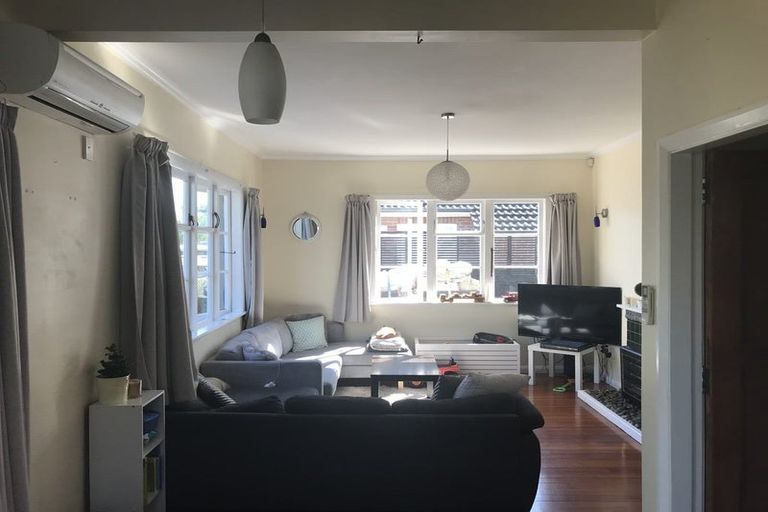 Photo of property in 267 Riverside Drive, Waterloo, Lower Hutt, 5011