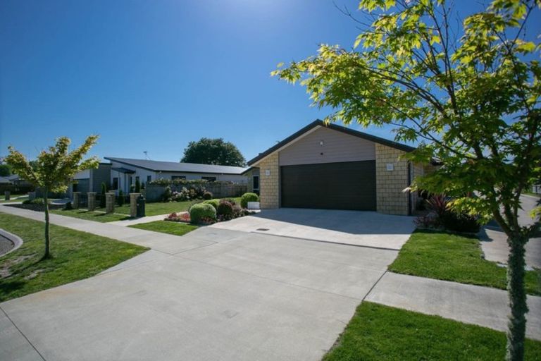 Photo of property in 10 Plescher Crescent, Leamington, Cambridge, 3432