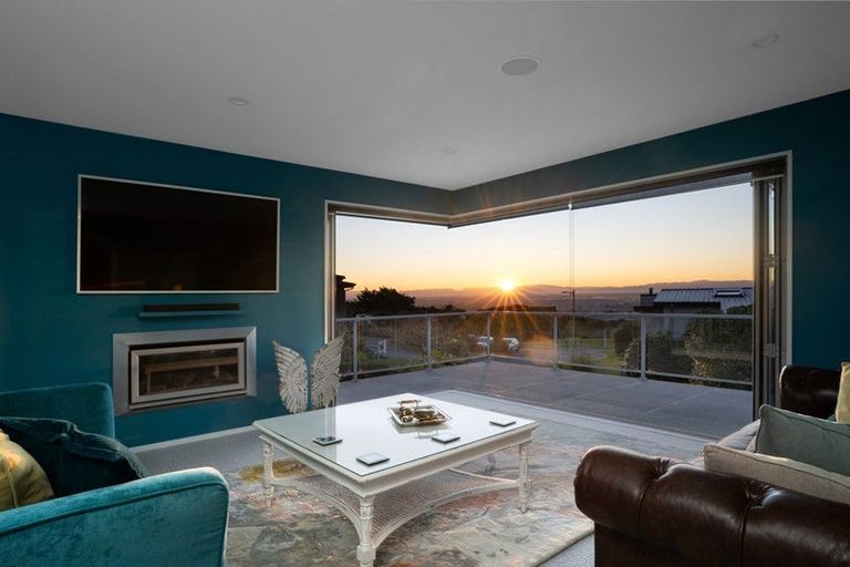 Photo of property in 16 Quarry Hill Terrace, Kennedys Bush, Christchurch, 8025