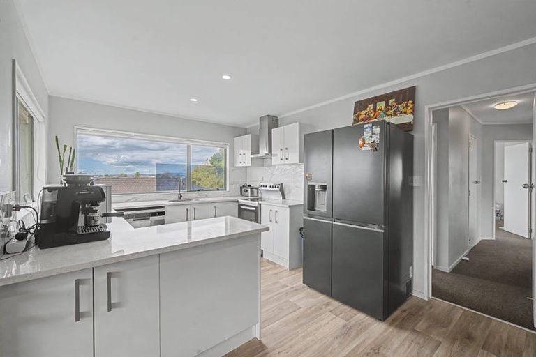 Photo of property in 2/24 Mcquarrie Avenue, Wattle Downs, Auckland, 2103