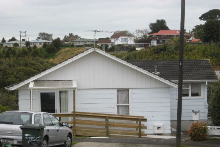 Photo of property in 9 Anson Place, Westown, New Plymouth, 4310