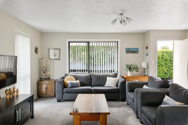 Photo of property in 23 Momorangi Crescent, Redwood, Christchurch, 8051