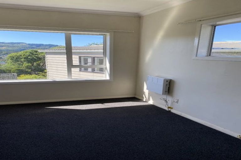 Photo of property in 16 Chester Road, Tawa, Wellington, 5028