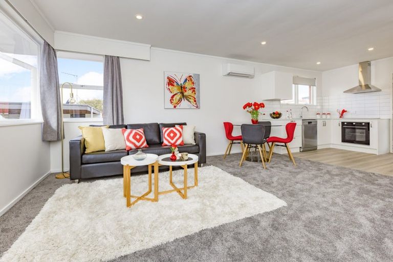 Photo of property in 2/26 Kirton Crescent, Manurewa, Auckland, 2102