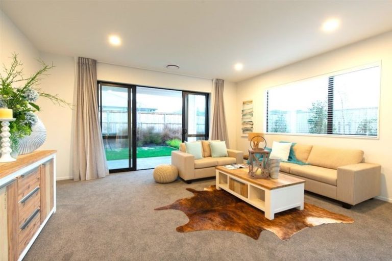 Photo of property in 30 Boocock Crescent, Orewa, 0931