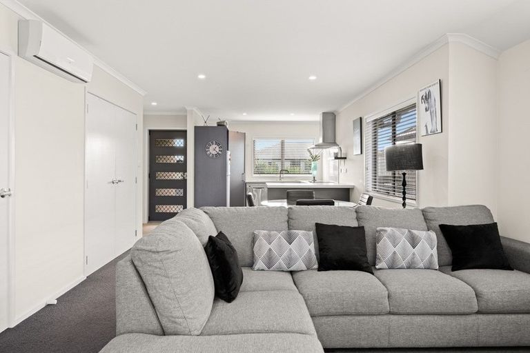 Photo of property in 11 Ponga Place, Papamoa Beach, Papamoa, 3118