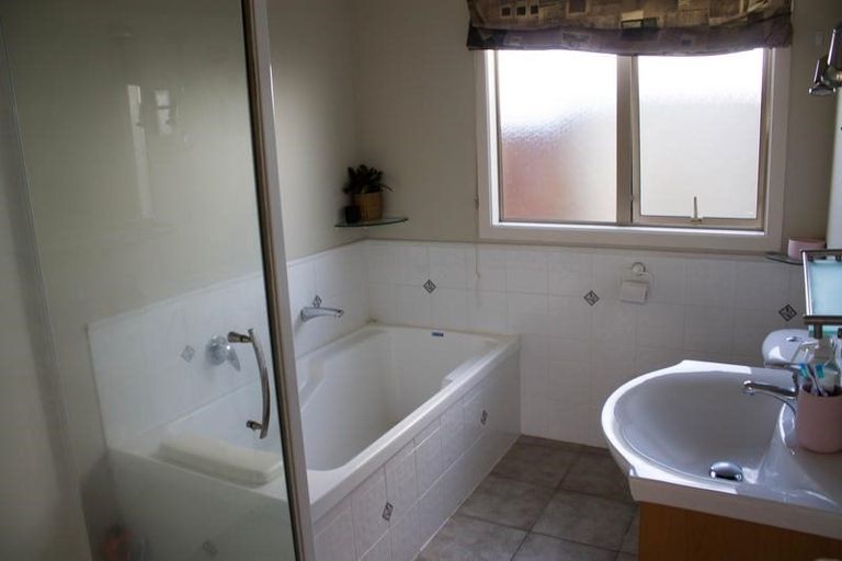 Photo of property in 91 Taikata Road, Te Atatu Peninsula, Auckland, 0610