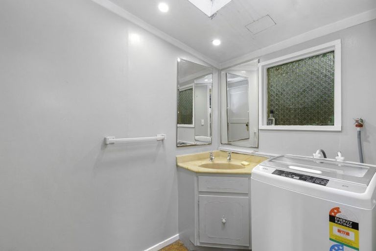 Photo of property in 2 Gurney Road, Kelson, Lower Hutt, 5010