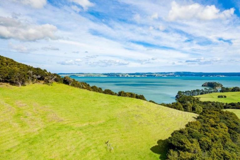 Photo of property in 1188e Tinopai Road, Tinopai, 0593