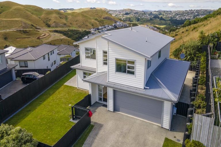 Photo of property in 120 Amesbury Drive, Churton Park, Wellington, 6037
