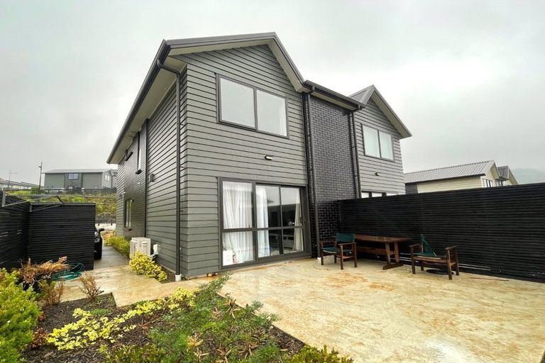 Photo of property in 4 Turtleback Avenue, Whitby, Porirua, 5024