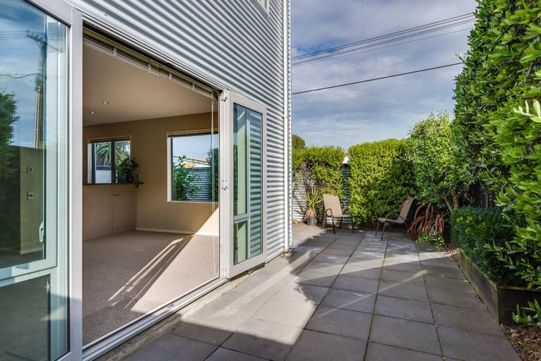 Photo of property in 94 Packe Street, Edgeware, Christchurch, 8013