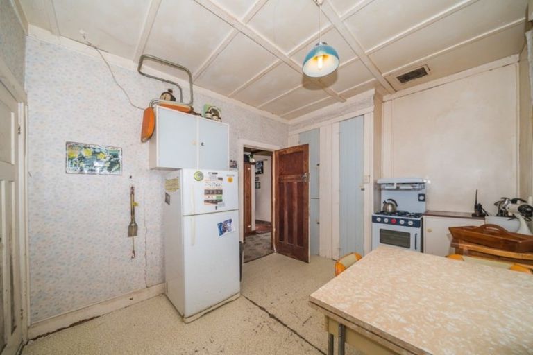 Photo of property in 60 Weston Avenue, Roslyn, Palmerston North, 4414